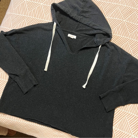 Colsie Cropped Gray Hoodie M - Picture 3 of 7